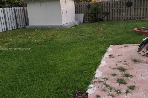 House in Miami, Florida 3 bedrooms № 2066909 - photo 9