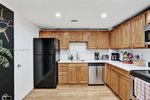 Copropriété à vendre à Hallandale Beach, Floride: 2 chambres, 116.13 m2 № 2005229 - photo 6