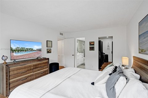 Copropriété à vendre à Hallandale Beach, Floride: 2 chambres, 116.13 m2 № 2005229 - photo 24