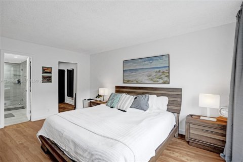 Copropriété à vendre à Hallandale Beach, Floride: 2 chambres, 116.13 m2 № 2005229 - photo 22