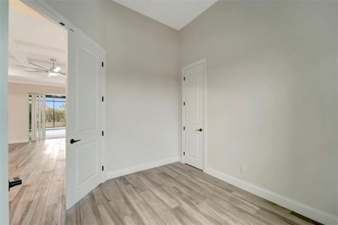 House in Port Charlotte, Florida 4 bedrooms, 209.31 sq.m. № 1532559 - photo 19
