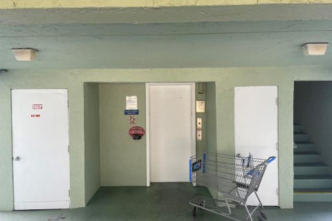 Купить кондоминиум в Палм Спрингс, Флорида 4 комнаты, 84.73м2, № 2082783 - фото 26