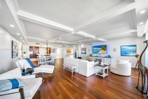 Condo in Hollywood, Florida, 3 bedrooms  № 1702187 - photo 12