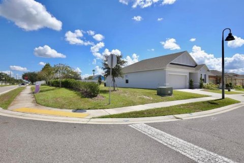 Casa en alquiler en Davenport, Florida, 3 dormitorios, 150.13 m2 № 2280159 - foto 4