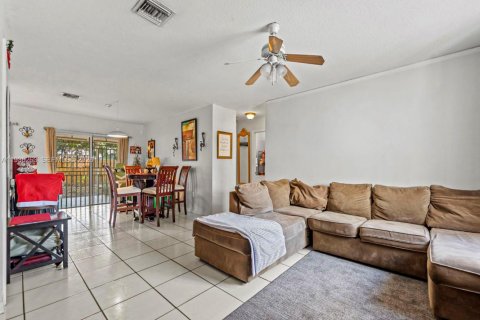 Casa en venta en Homestead, Florida, 3 dormitorios, 113.71 m2 № 1996076 - foto 24