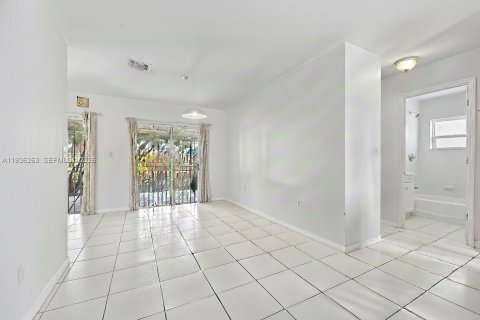 Casa en venta en Homestead, Florida, 3 dormitorios, 113.71 m2 № 1996076 - foto 5