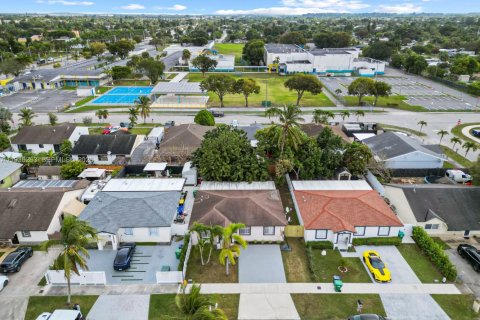 Casa en venta en Homestead, Florida, 3 dormitorios, 113.71 m2 № 1996076 - foto 17