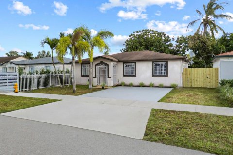 Casa en venta en Homestead, Florida, 3 dormitorios, 113.71 m2 № 1996076 - foto 3