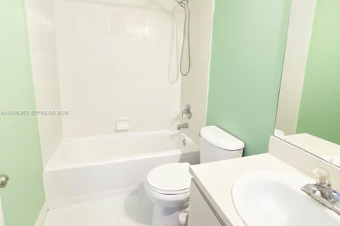 Casa en venta en Homestead, Florida, 3 dormitorios, 113.71 m2 № 1996076 - foto 13