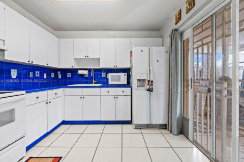 Casa en venta en Homestead, Florida, 3 dormitorios, 113.71 m2 № 1996076 - foto 8