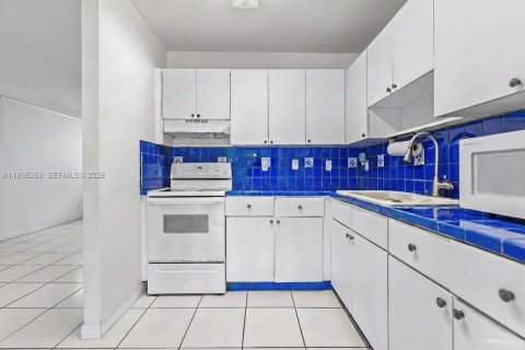 Casa en venta en Homestead, Florida, 3 dormitorios, 113.71 m2 № 1996076 - foto 6