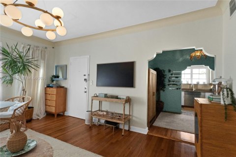 Condo in Miami Beach, Florida, 1 bedroom № 2060124 - photo 8