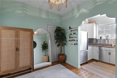 Condo in Miami Beach, Florida, 1 bedroom № 2060124 - photo 2