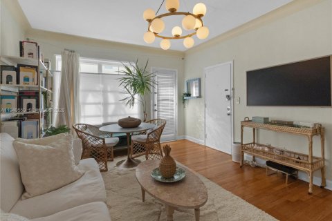 Condo in Miami Beach, Florida, 1 bedroom № 2060124 - photo 13