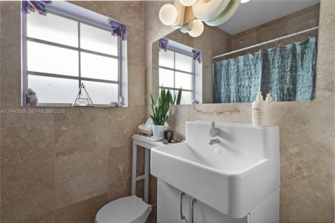 Condo in Miami Beach, Florida, 1 bedroom № 2060124 - photo 29