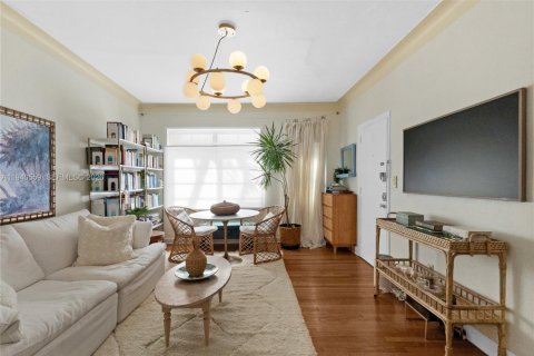 Condo in Miami Beach, Florida, 1 bedroom № 2060124 - photo 4