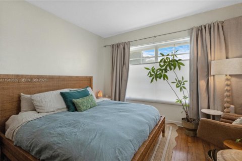 Condo in Miami Beach, Florida, 1 bedroom № 2060124 - photo 3