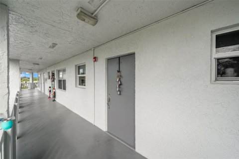 Copropriété à vendre à Pompano Beach, Floride: 1 chambre, 69.68 m2 № 2084595 - photo 23
