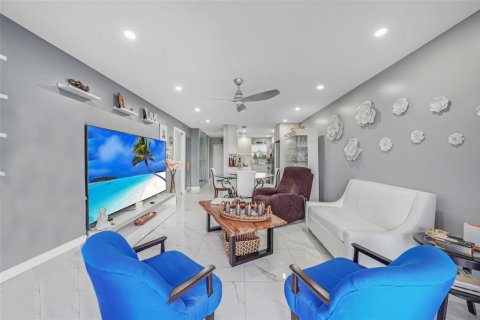 Copropriété à vendre à Pompano Beach, Floride: 1 chambre, 69.68 m2 № 2084595 - photo 9