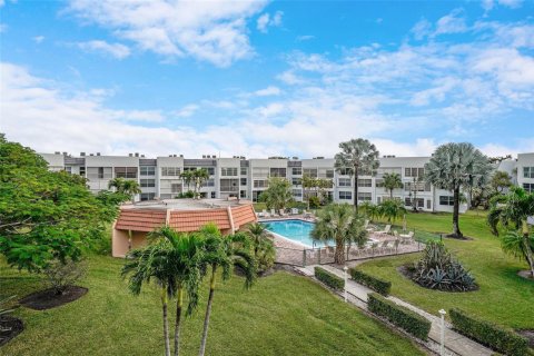 Copropriété à vendre à Pompano Beach, Floride: 1 chambre, 69.68 m2 № 2084595 - photo 12