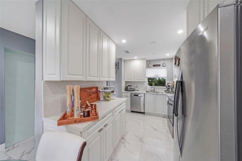 Copropriété à vendre à Pompano Beach, Floride: 1 chambre, 69.68 m2 № 2084595 - photo 6