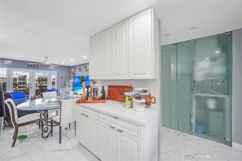 Copropriété à vendre à Pompano Beach, Floride: 1 chambre, 69.68 m2 № 2084595 - photo 4