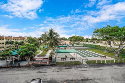 Copropriété à vendre à Pompano Beach, Floride: 1 chambre, 69.68 m2 № 2084595 - photo 22