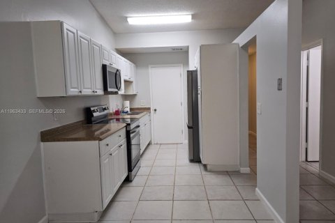 Casa en alquiler en Pembroke Pines, Florida, 2 dormitorios, 88.63 m2 № 2026134 - foto 11