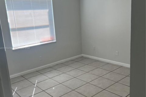 Casa en alquiler en Pembroke Pines, Florida, 2 dormitorios, 88.63 m2 № 2026134 - foto 29