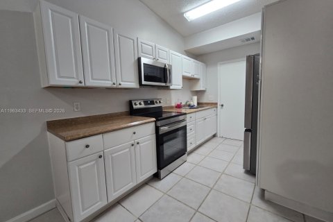 Casa en alquiler en Pembroke Pines, Florida, 2 dormitorios, 88.63 m2 № 2026134 - foto 12