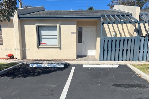 Casa en Pembroke Pines, Florida 2 dormitorios, 88.63 m2 № 2026134