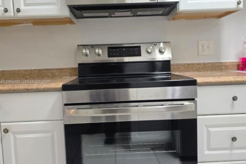 Casa en alquiler en Pembroke Pines, Florida, 2 dormitorios, 88.63 m2 № 2026134 - foto 15