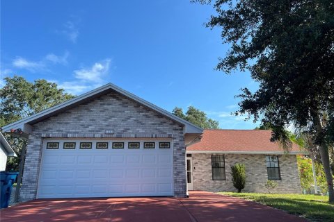 House in Lake Wales, Florida 3 bedrooms, 118.17 sq.m. № 1866488 - photo 1
