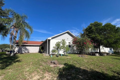 House in Lake Wales, Florida 3 bedrooms, 118.17 sq.m. № 1866488 - photo 4