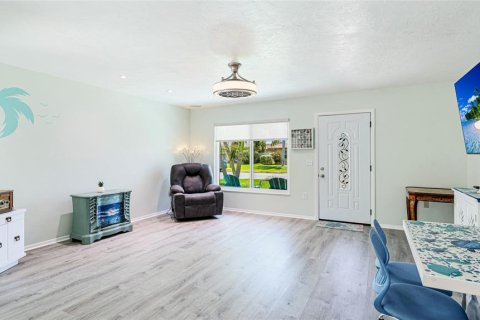 Villa ou maison à vendre à Bradenton, Floride: 2 chambres, 102.47 m2 № 1662868 - photo 13