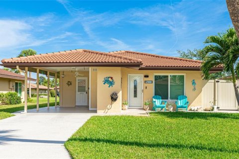 Villa ou maison à vendre à Bradenton, Floride: 2 chambres, 102.47 m2 № 1662868 - photo 1