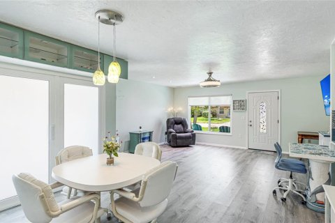 Villa ou maison à vendre à Bradenton, Floride: 2 chambres, 102.47 m2 № 1662868 - photo 10