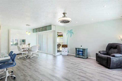 Villa ou maison à vendre à Bradenton, Floride: 2 chambres, 102.47 m2 № 1662868 - photo 11