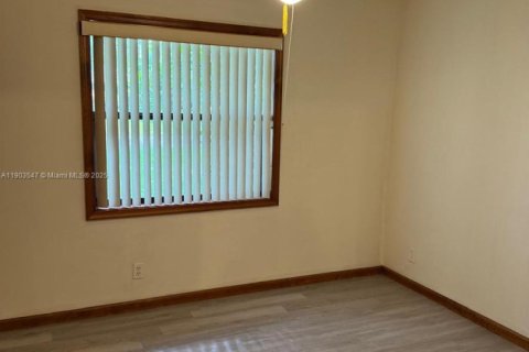 House in Coral Springs, Florida 4 bedrooms, 199.37 sq.m. № 1954304 - photo 7