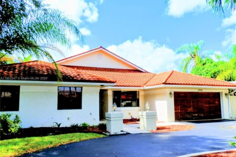 House in Coral Springs, Florida 4 bedrooms, 199.37 sq.m. № 1954304 - photo 2