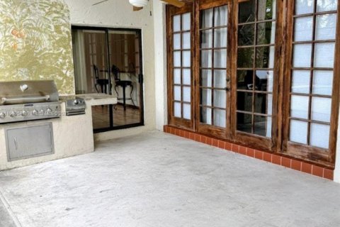 House in Coral Springs, Florida 4 bedrooms, 199.37 sq.m. № 1954304 - photo 18