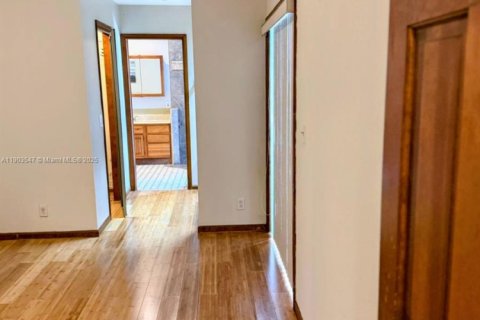 House in Coral Springs, Florida 4 bedrooms, 199.37 sq.m. № 1954304 - photo 6