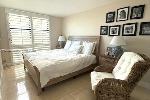 Condominio en alquiler en Key Biscayne, Florida, 3 dormitorios, 165.55 m2 № 2054868 - foto 10