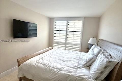 Condominio en alquiler en Key Biscayne, Florida, 3 dormitorios, 165.55 m2 № 2054868 - foto 11