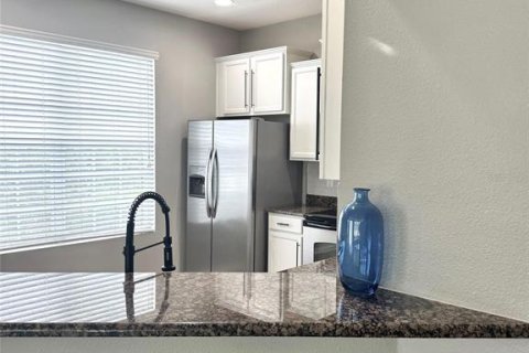 Townhouse in New Port Richey, Florida 3 bedrooms, 140.56 sq.m. № 2223129 - photo 10