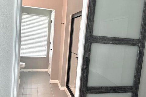 Townhouse in New Port Richey, Florida 3 bedrooms, 140.56 sq.m. № 2223129 - photo 28