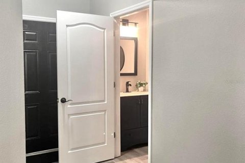 Townhouse in New Port Richey, Florida 3 bedrooms, 140.56 sq.m. № 2223129 - photo 14