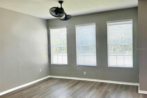 Townhouse in New Port Richey, Florida 3 bedrooms, 140.56 sq.m. № 2223129 - photo 9
