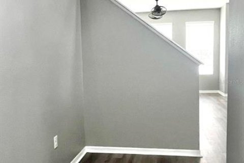 Townhouse in New Port Richey, Florida 3 bedrooms, 140.56 sq.m. № 2223129 - photo 17