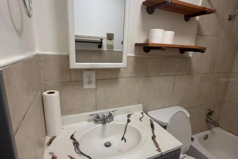 Condo in Clearwater, Florida, 1 bedroom  № 2379633 - photo 11